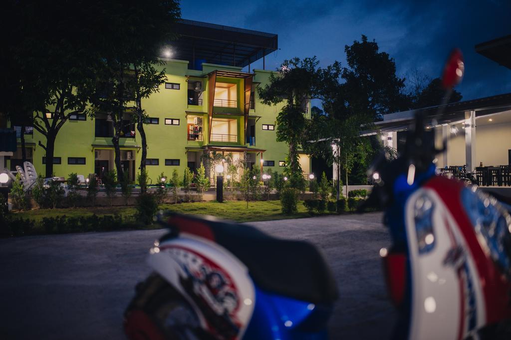 Morakot Lanta Resort Ko Lanta Extérieur photo