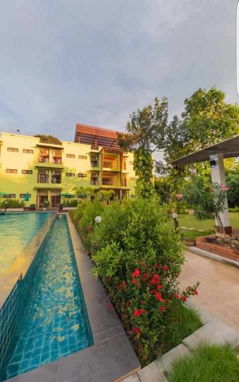 Morakot Lanta Resort Ko Lanta Extérieur photo